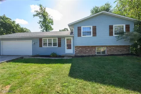 5839 Sonata Dr, New Franklin, OH 44216