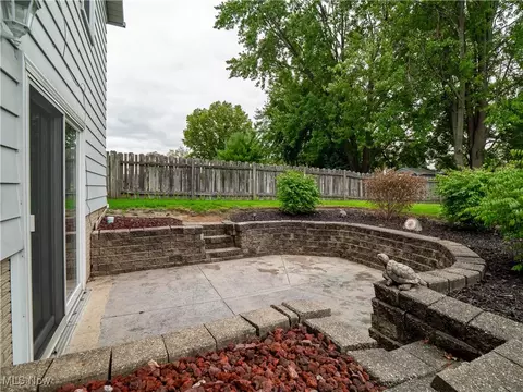 151 Greenway Dr, Elyria, OH 44035 photo 25