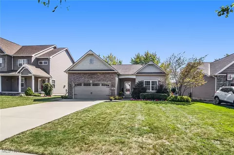 195 Shoreland Cir, Willowick, OH 44095