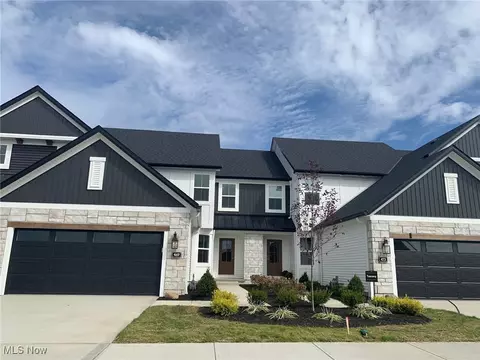 469 Bordeaux Blvd, Broadview Heights, OH 44147