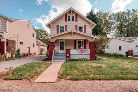 1230 Deville Ave NW, Canton, OH 44708 photo 2