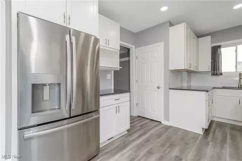 1230 Deville Ave NW, Canton, OH 44708 photo 11