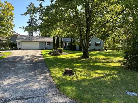 37520 Eagle Rd, Willoughby Hills, OH 44094