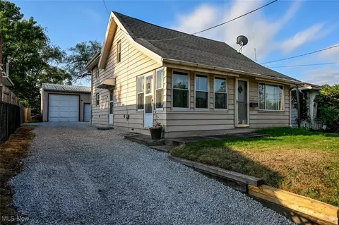 1838 Esther Ave, Akron, OH 44312