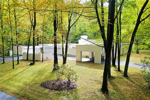 500 Spring Run Rd NE, Warren, OH 44484