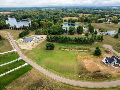 White Pine Avenue Ne, Hartville, OH 44632