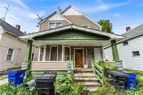 4000 Arnold Ct, Cleveland, OH 44109