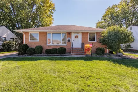 11815 Glamer Dr, Parma, OH 44130