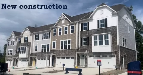 1375 Chateau Pl, Avon, OH 44011