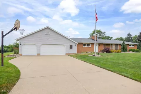 4605 Parkdale Ave NW, Canton, OH 44718
