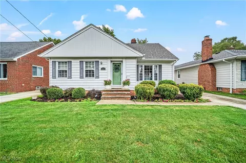 1317 Belrose Rd, Mayfield Heights, OH 44124