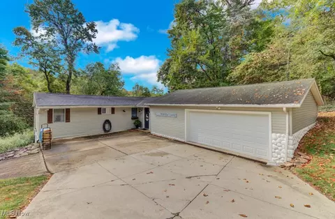 78 Oneida Trl, Malvern, OH 44644