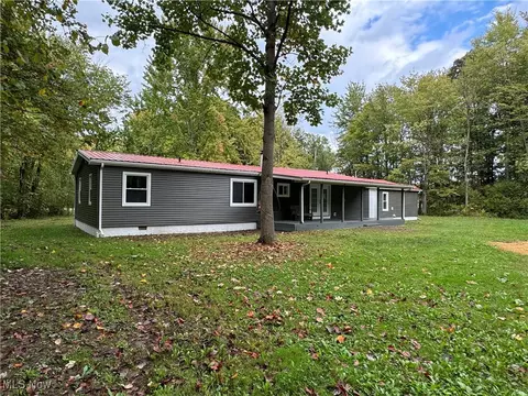 2204 Sheffield Rd, Ashtabula, OH 44004 photo 3