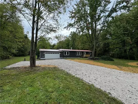 2204 Sheffield Rd, Ashtabula, OH 44004 photo 2