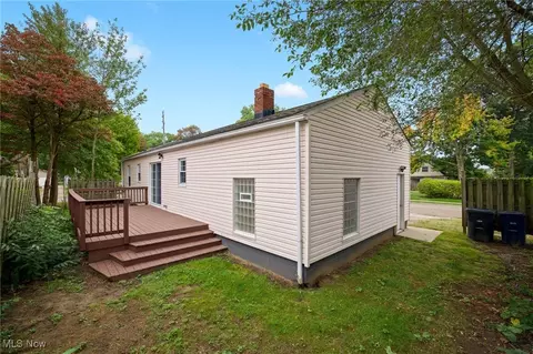 449 E Dresden Ave, Akron, OH 44301 photo 5