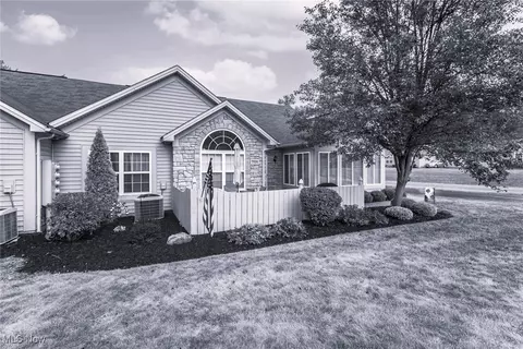 701 Timberline Dr, Columbiana, OH 44408