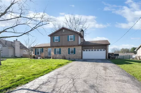 637 Wyndclift Cir, Youngstown, OH 44515