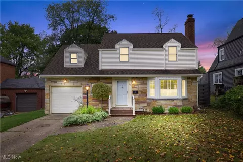 Exterior - 237 33rd St NW, Canton, OH 44709 photo 3 of 9