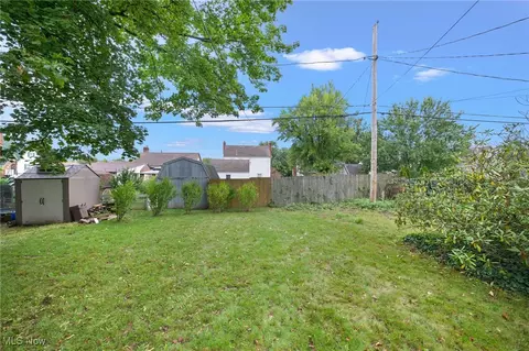 Exterior - 237 33rd St NW, Canton, OH 44709 photo 8 of 9