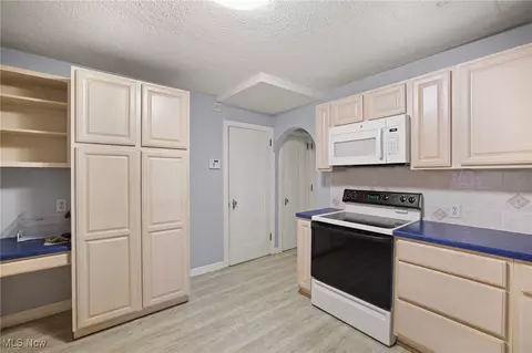 Kitchen - 237 33rd St NW, Canton, OH 44709 photo 5 of 6