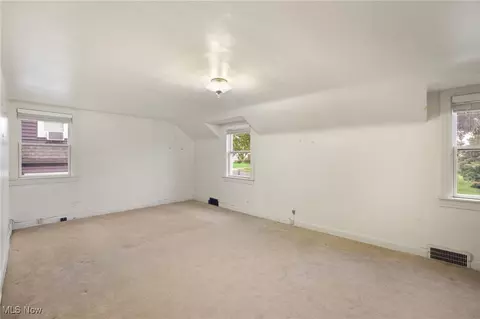 Bedroom - 237 33rd St NW, Canton, OH 44709 photo 4 of 9