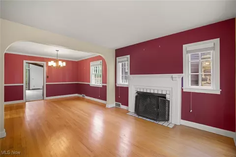Living - 237 33rd St NW, Canton, OH 44709 photo 5 of 9
