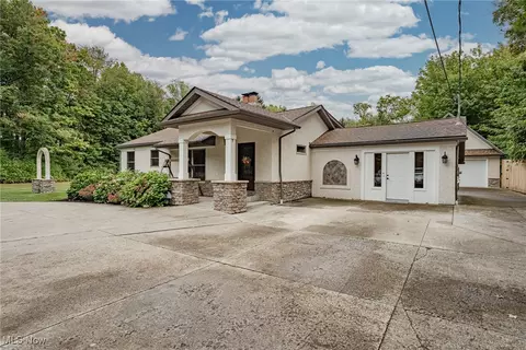 8163 Hart Rd, Kirtland Hills, OH 44060