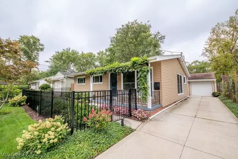 268 Edgewood Dr, Berea, OH 44017