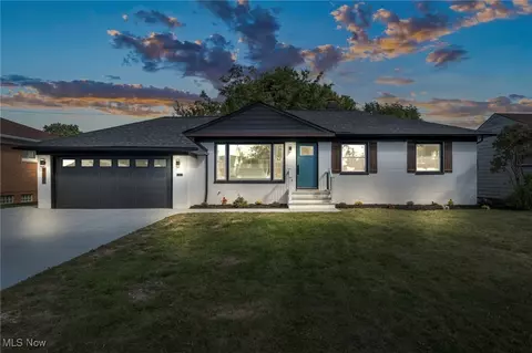 4155 Ascot Ln, Warrensville Heights, OH 44122