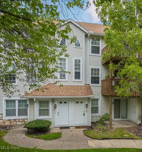 28100 Detroit Rd #D4, Westlake, OH 44145