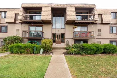 9601 Sunrise Blvd #K-14, North Royalton, OH 44133