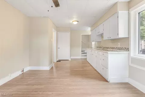 Entry Way - 915 Rosemont Ct NW, Canton, OH 44708 photo 1 of 7
