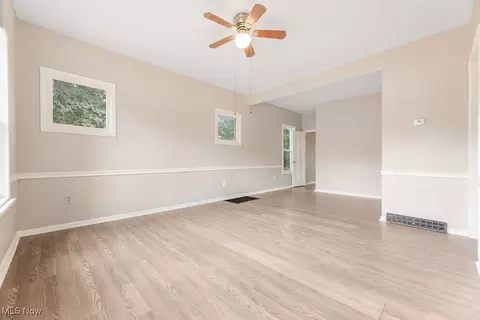 Living - 915 Rosemont Ct NW, Canton, OH 44708 photo 1 of 5