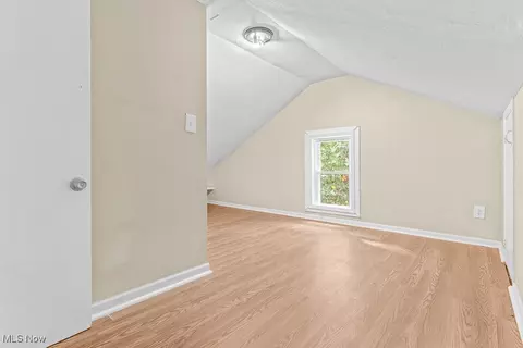 Bedroom - 915 Rosemont Ct NW, Canton, OH 44708 photo 3 of 11