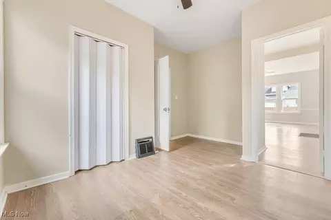 Entry Way - 915 Rosemont Ct NW, Canton, OH 44708 photo 4 of 7