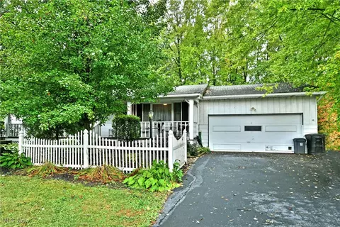 2561 Barclay Messerly Rd, Southington, OH 44470