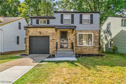 19412 Sunset Dr, Warrensville Heights, OH 44122