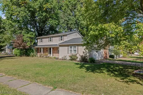 490 Mcentee Dr, Wadsworth, OH 44281 photo 2