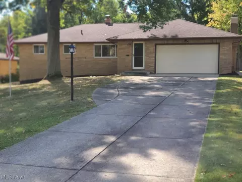 2404 Vezber Dr, Seven Hills, OH 44131