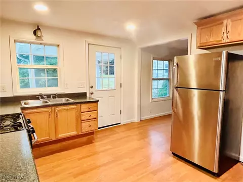 37 Harvey St, Struthers, OH 44471 photo 9