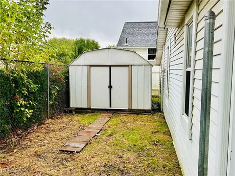 37 Harvey St, Struthers, OH 44471 photo 27