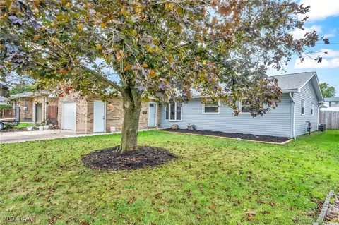 251 Windsor Dr, Elyria, OH 44035