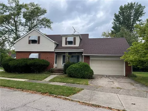 2379 Charney Rd, University Heights, OH 44118