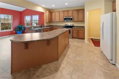 1611 Seabiscuit Dr NE, Canton, OH 44721 photo 21