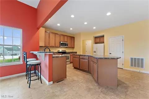1611 Seabiscuit Dr NE, Canton, OH 44721 photo 13