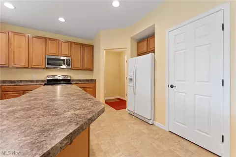 1611 Seabiscuit Dr NE, Canton, OH 44721 photo 20