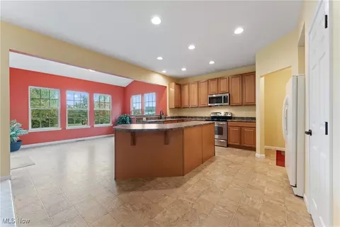 1611 Seabiscuit Dr NE, Canton, OH 44721 photo 16