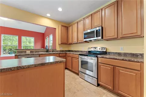 1611 Seabiscuit Dr NE, Canton, OH 44721 photo 12