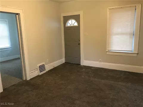860 Chalker St, Akron, OH 44310 photo 15