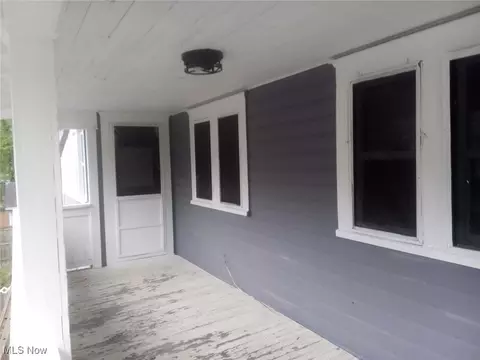 860 Chalker St, Akron, OH 44310 photo 21